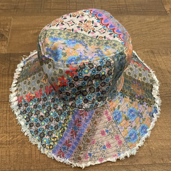 NATURAL LIFE Accessories - NATURAL LIFE Sandy Days Bucket Hat Watercolor Patchwork Sunny Day Boho Festival